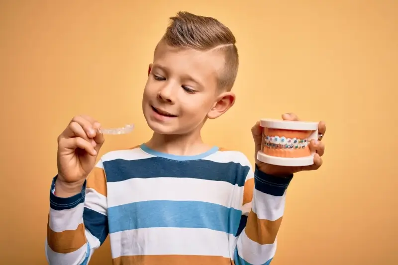 Noszenie nakładek Invisalign