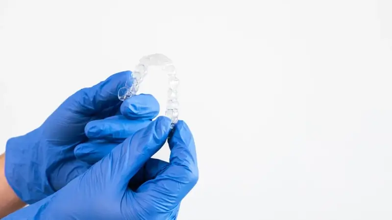 zakonczenie-leczenia-nakladkami-invisalign-1