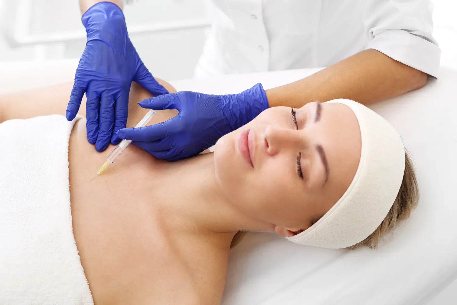 Ile kosztuje kwas hialuronowy pod oczy?