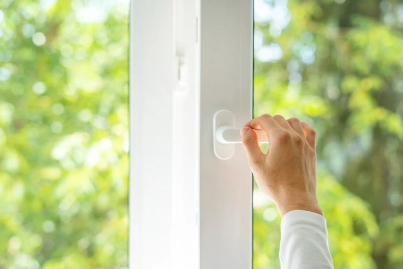 Dlaczego okna trzyszybowe parują od zewnątrz?